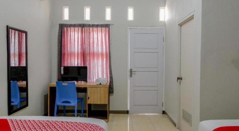 โอโย 1475 อูมะฮ์ ชวา มิลี เรสซิเดนซ์ Hotel เจมเบอร์ ภายนอก รูปภาพ
